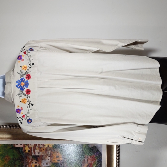 Westbound Petites Floral Embroidered Shirt - Picture 3 of 7